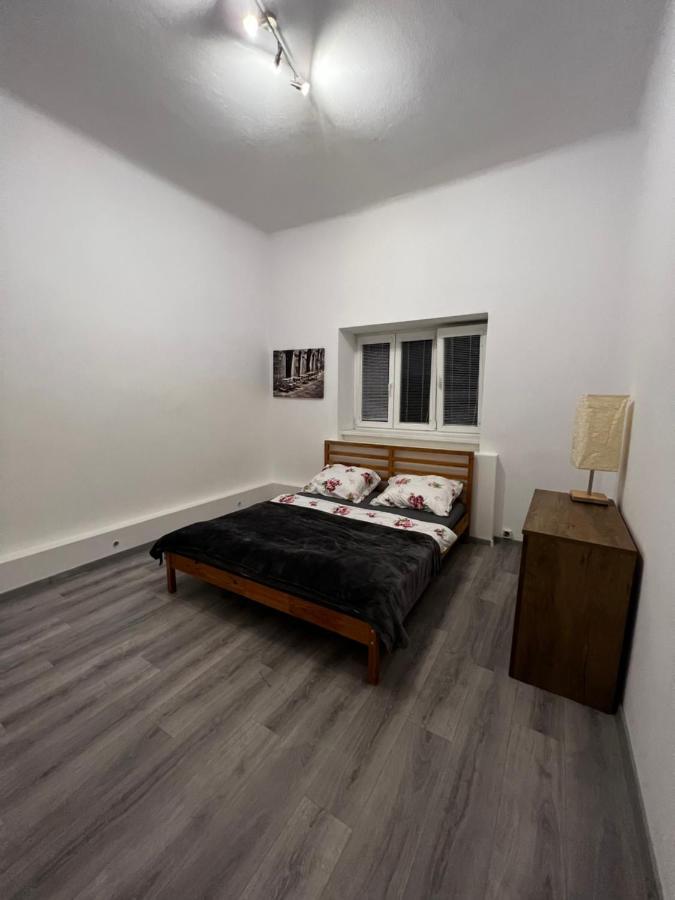 Mlynsky Ostrov Apartment 2 Zdice Luaran gambar