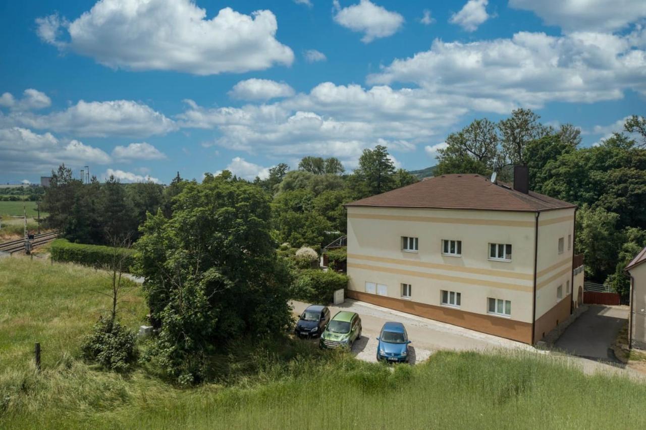 Mlynsky Ostrov Apartment 2 Zdice Luaran gambar
